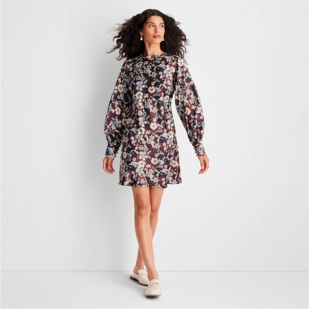 NWT! Women's Long Sleeve Satin Mini Dress
Future Collective Berry Floral 8